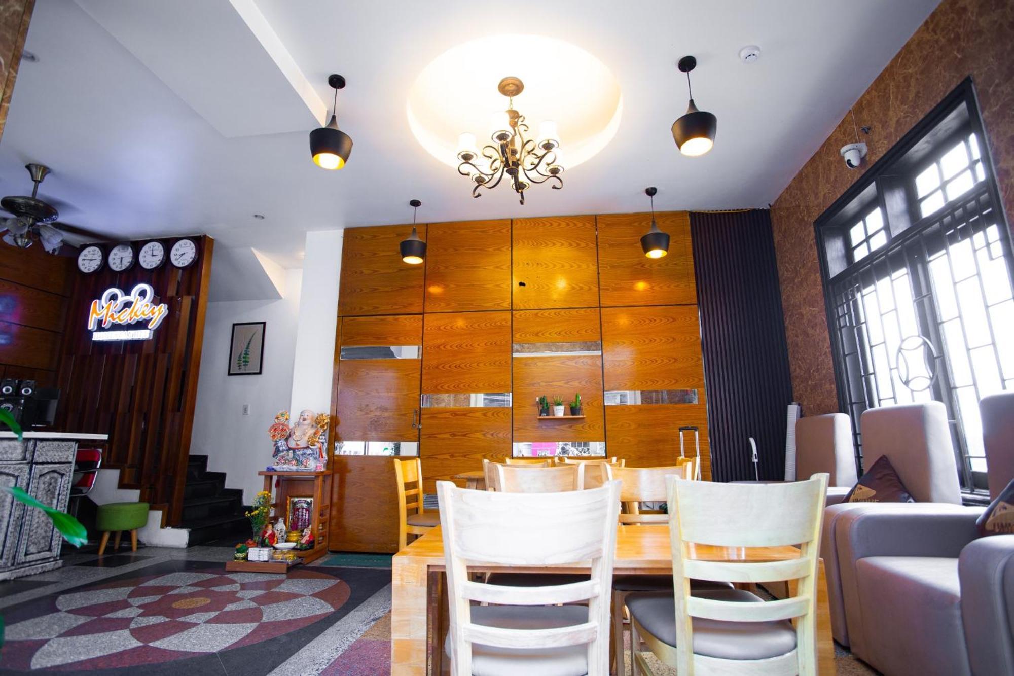 Mickey Homestay Hue Exteriör bild